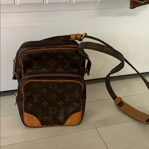 Authentic Louis Vuitton Amazone with strap - Picture 1 of 11